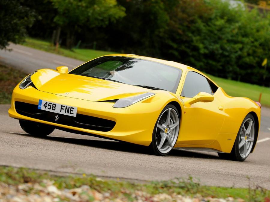  Ferrari 458 Italia 2009 года  (UK) (фото 8 из 21)